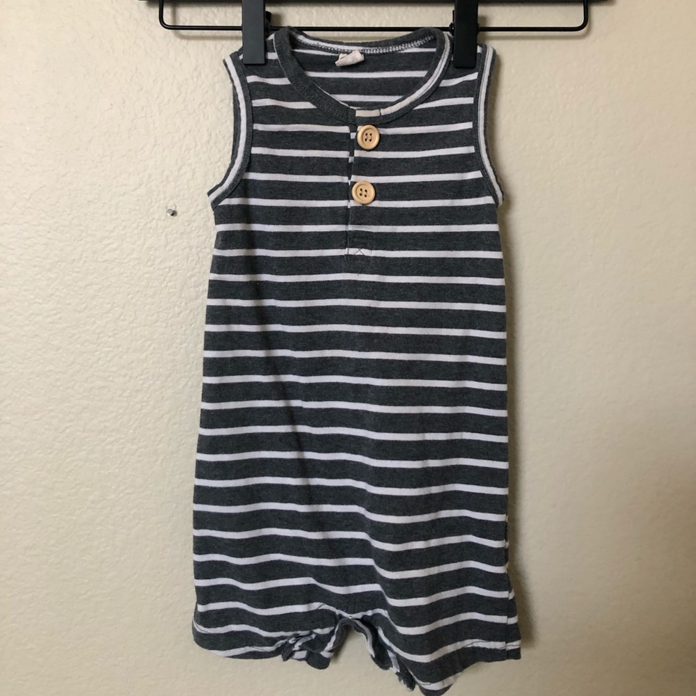 Baby shorts romper